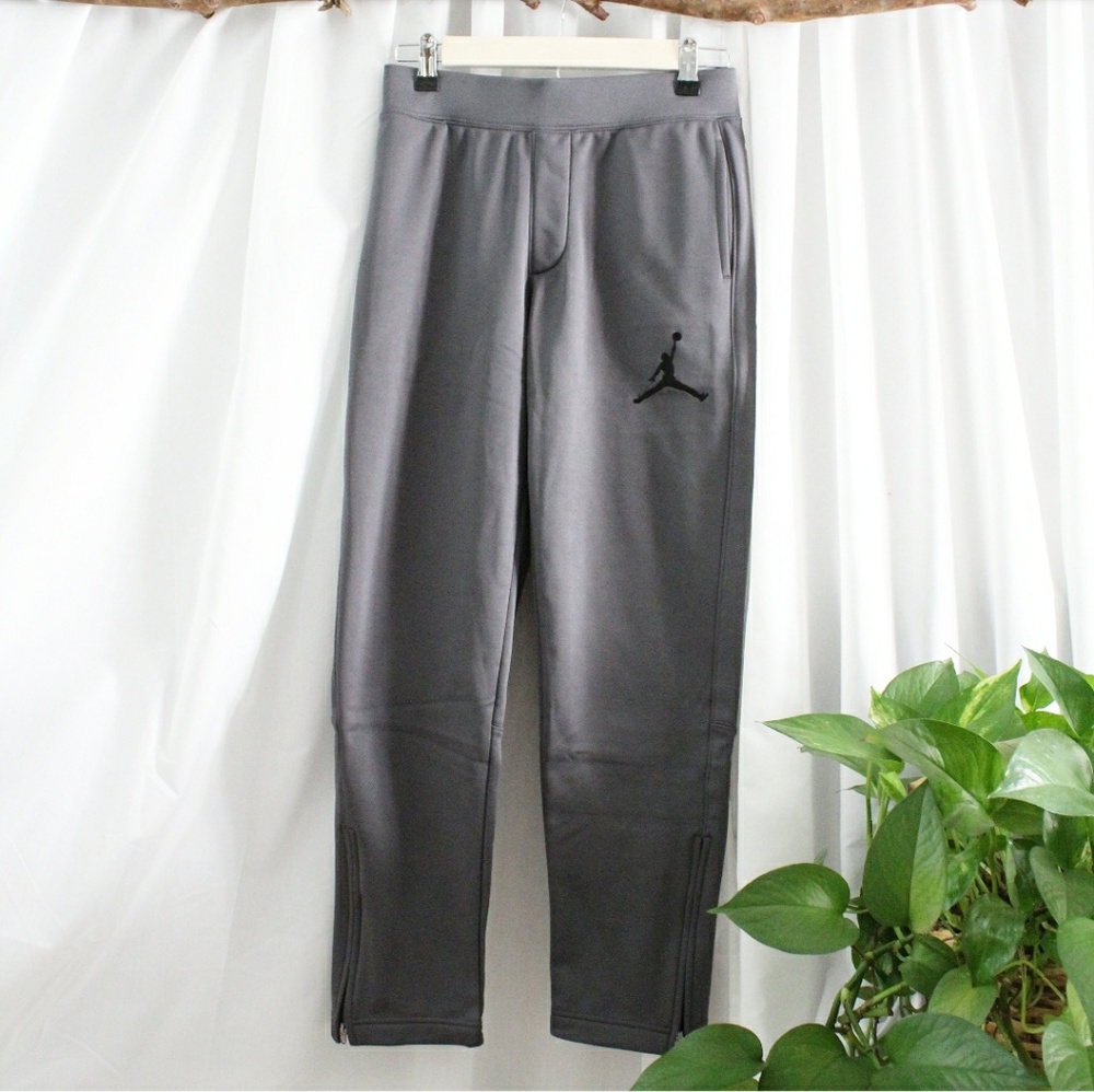 NWT JUMPMAN DARK GRAY THERMA FIT PANTS 12-13 YRS